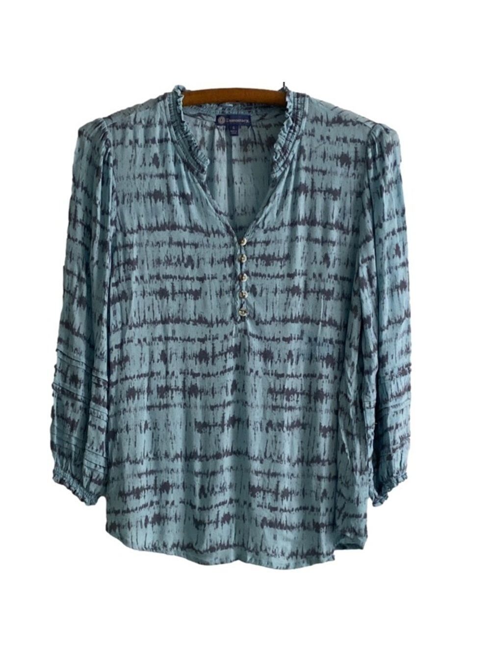 Democracy Top Tie-dye Pullover V-neck 3/4 Sleeves Blue & Grey Women’s Small